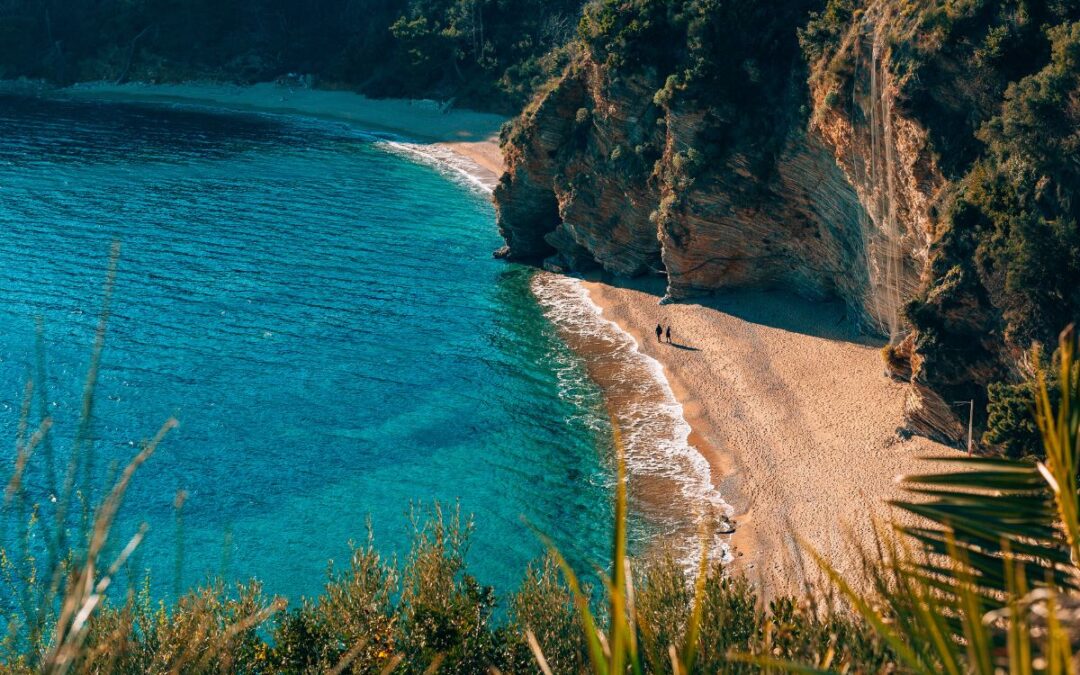 Spiaggia di Mogren è famosa per la sua acqua poco profonda e pulita